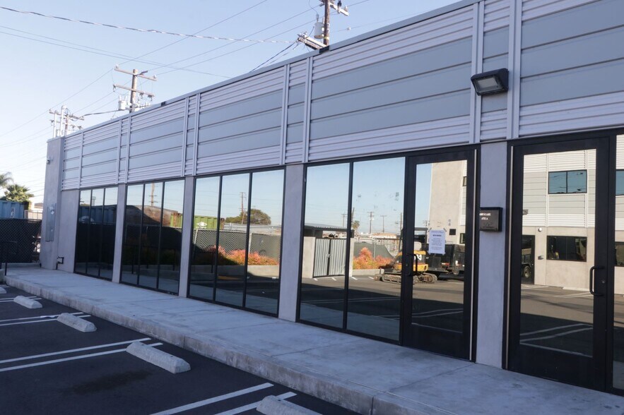 More Photos Of 2430 Amsler St, Torrance Office For Lease