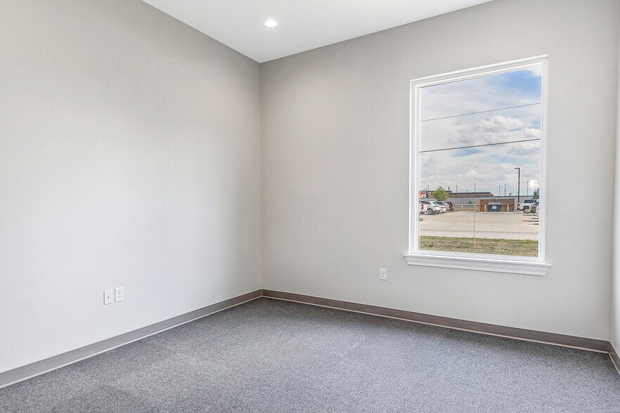 More Photos Of 7469 Pennsylvania Dr, Amarillo Office For Lease