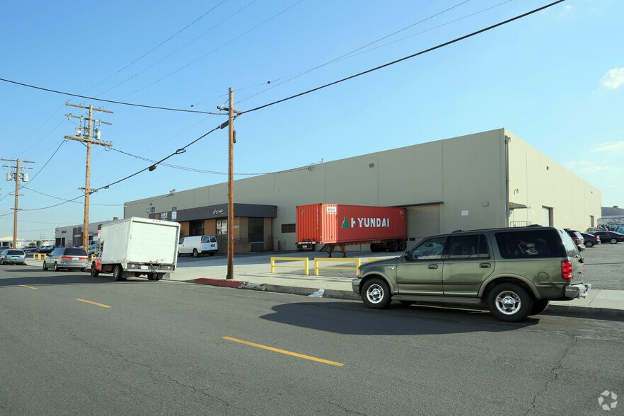 More Photos Of 2422-2424 E 28th St, Vernon Warehouse For Lease