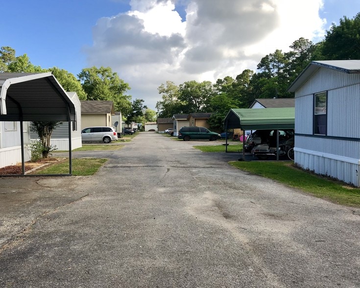 More Photos Of 3510 Fox Dr, Baytown Manufactured Housing Mobile Home Park For Sale