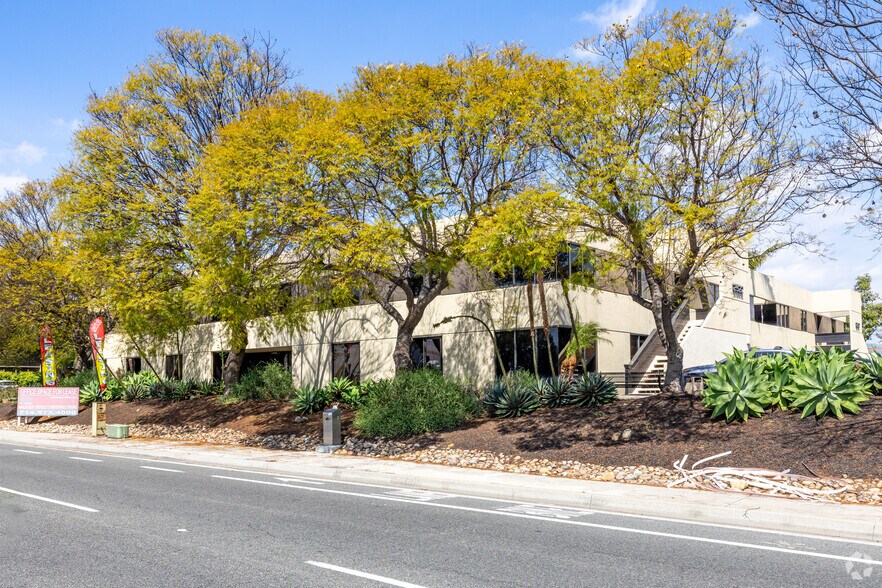 Primary Photo Of 2522 Chambers Rd, Tustin Coworking Space