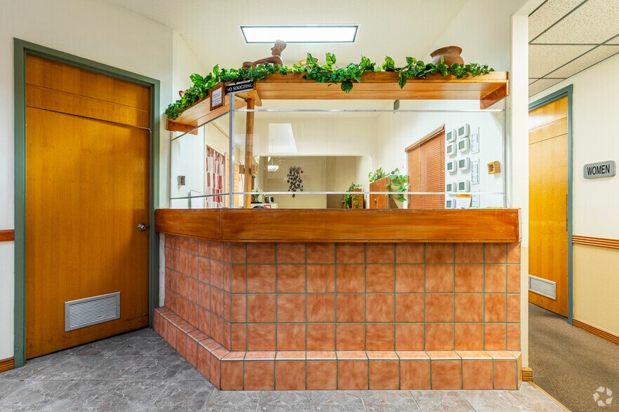 More Photos Of 1990 E Lohman Ave, Las Cruces Office For Lease