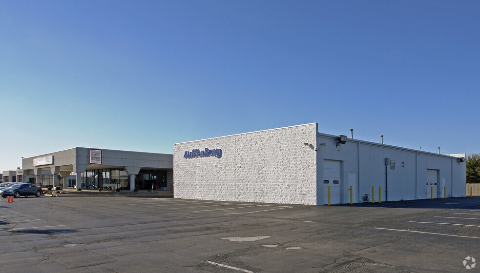 More Photos Of 141 Auto Ct, O'Fallon Auto Dealership For Sale
