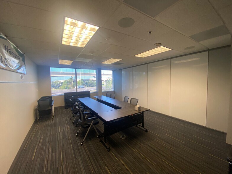 More Photos Of 3501 E Frontage Rd, Tampa Office For Lease