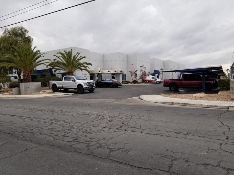 More Photos Of 3720 W Oquendo Rd, Las Vegas Warehouse For Lease