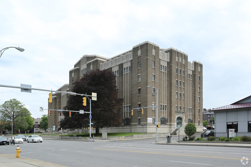 More Photos Of 875 E Main St, Rochester Flex For Lease