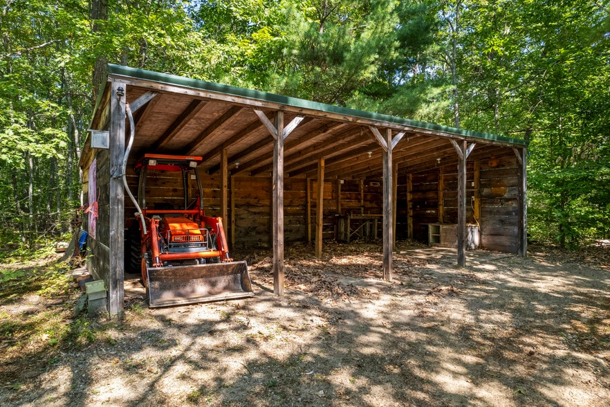 More Photos Of 41 Hobbs Rd, West Newfield Specialty For Sale