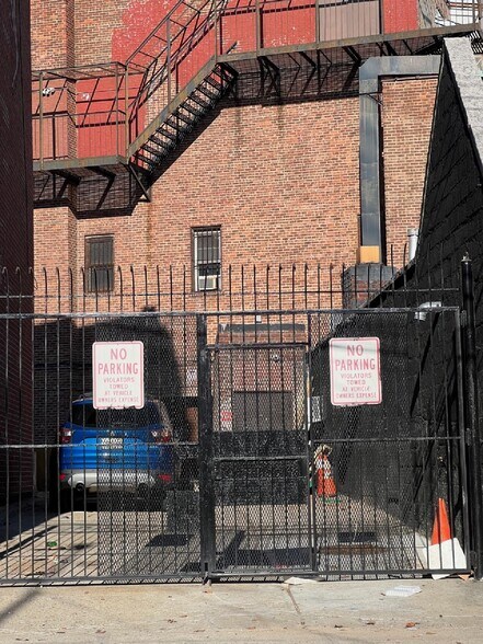 More Photos Of 11709 Hillside Ave, Richmond Hill Theater Concert Hall For Lease