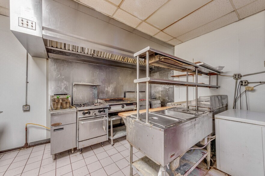 More Photos Of 243 S 88th St, Cahokia Heights General Retail For Sale