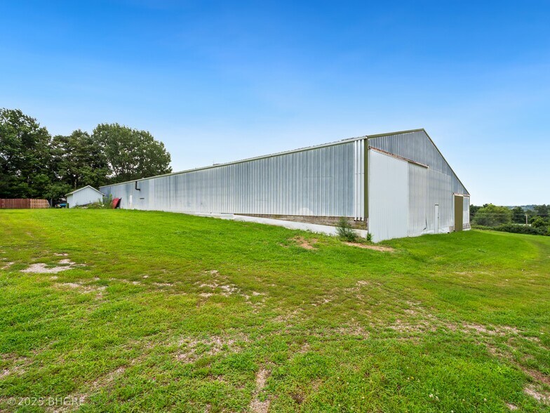 More Photos Of 1247 Illinois Dr, Knoxville Sports And Entertainment For Sale