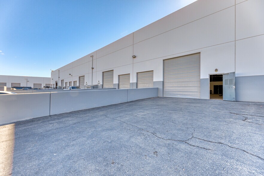 More Photos Of 7725 Commercial Way, Henderson Warehouse For Lease