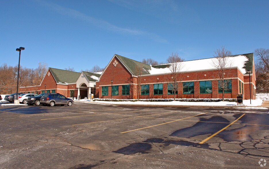 Primary Photo Of 950 Corporate Office Dr, Milford Medical For Lease