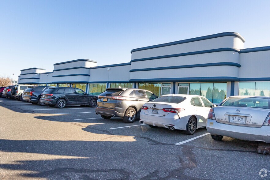 More Photos Of 4155 Veterans Memorial Hwy, Ronkonkoma Office For Lease