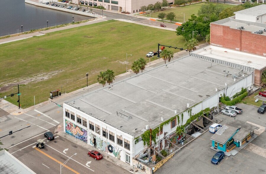 More Photos Of 327-345 E Bay St, Jacksonville Storefront Retail Office For Lease