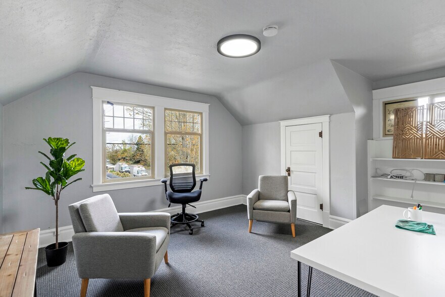 More Photos Of 1705 Commercial St SE, Salem Office Residential For Sale