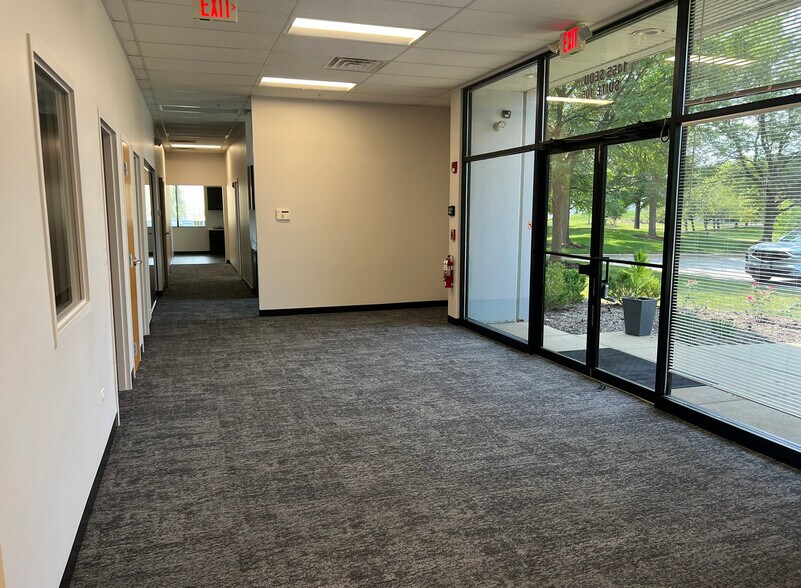 More Photos Of 1455 Sequoia Dr, Aurora Distribution For Lease
