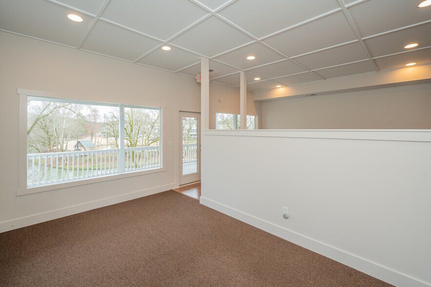 More Photos Of 911 Creekside Ct, Helena Storefront Retail Residential For Sale