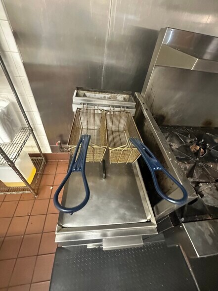 More Photos Of 37 N 27th St, San Jose Lodge Meeting Hall For Sale