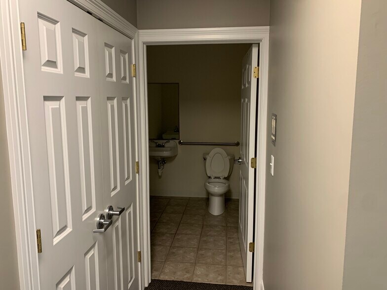 More Photos Of 68 N High St, New Albany Office For Lease