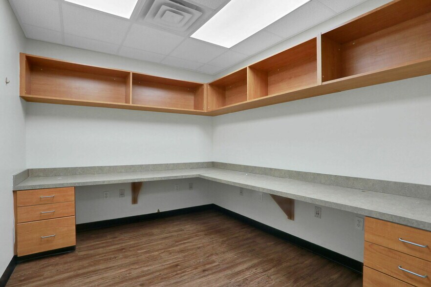 More Photos Of 1712-1736 University Blvd S, Jacksonville Medical For Sale