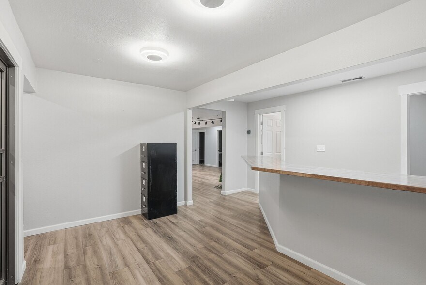 More Photos Of 1124 Pines Rd, Spokane Medical For Sale
