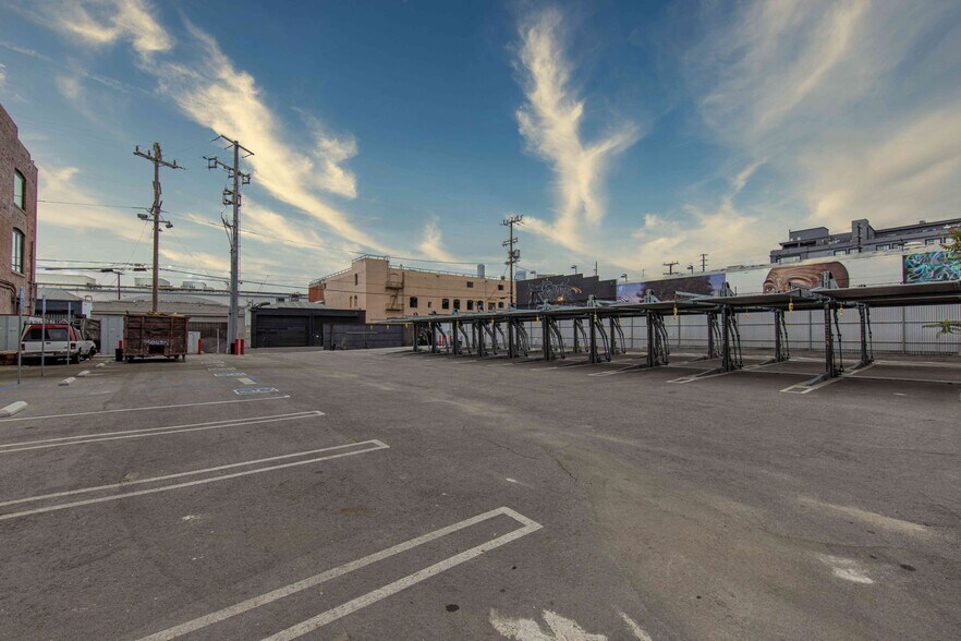 More Photos Of 440 Seaton St, Los Angeles Loft Creative Space For Sale