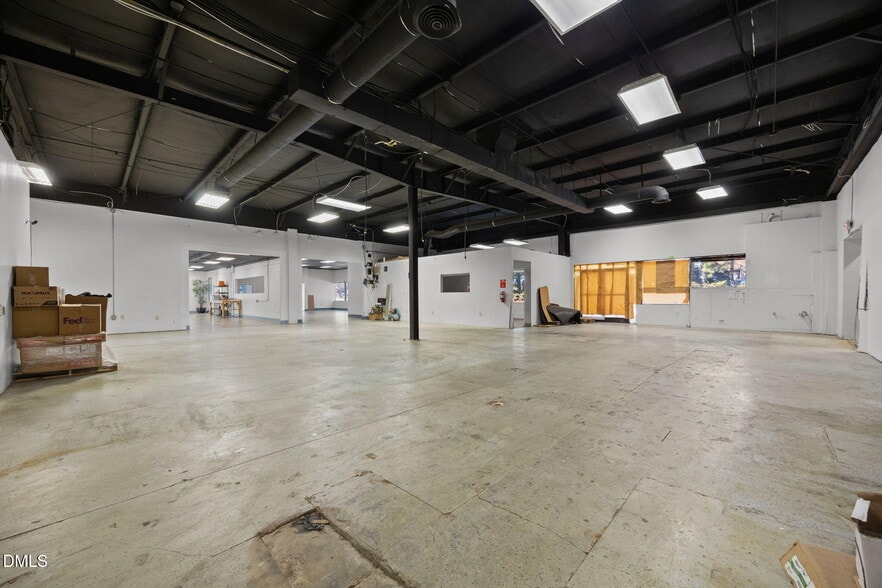 More Photos Of 1665 N Market Dr, Raleigh Light Manufacturing For Lease