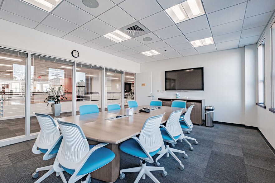 More Photos Of 6 Ashley Dr, Scarborough Office For Lease