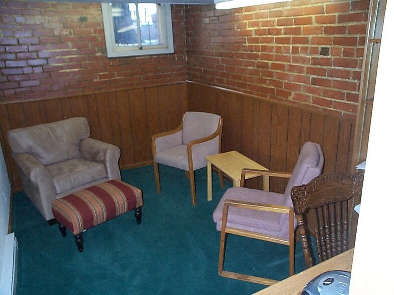 More Photos Of 1800 W Littleton Blvd, Littleton Office For Sale