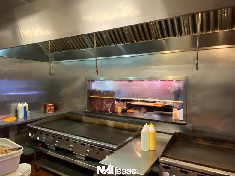 More Photos Of 1015 Winchester Rd, Lexington Fast Food For Sale