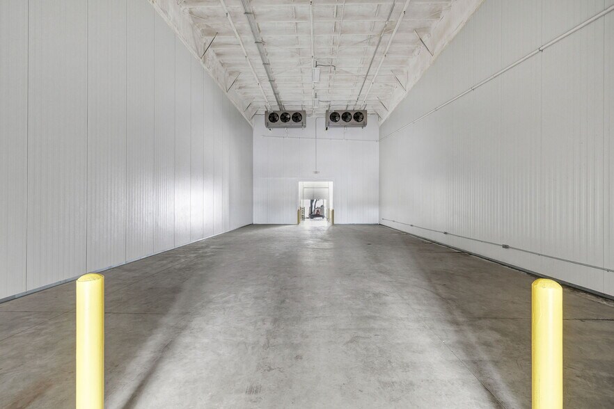 More Photos Of 9342 SE Loop 410, San Antonio Refrigeration Cold Storage For Lease