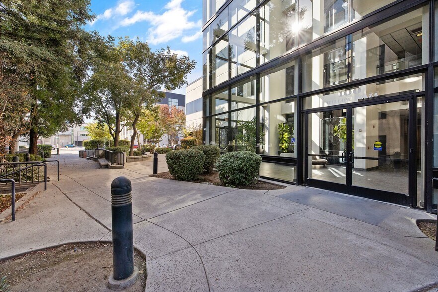 More Photos Of 100 Willow Plz, Visalia Medical For Sale