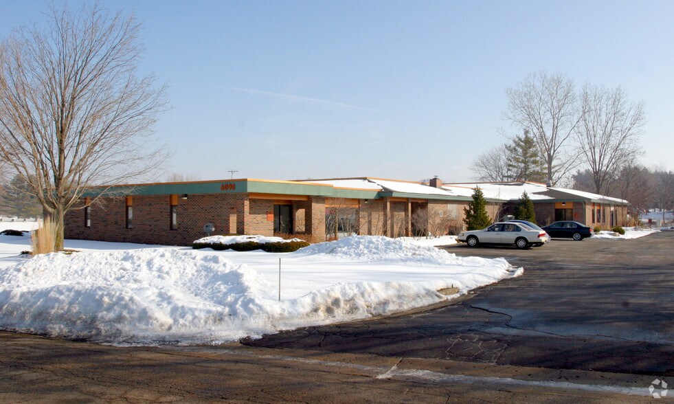 More Photos Of 6090 E Fulton St, Ada Office For Sale