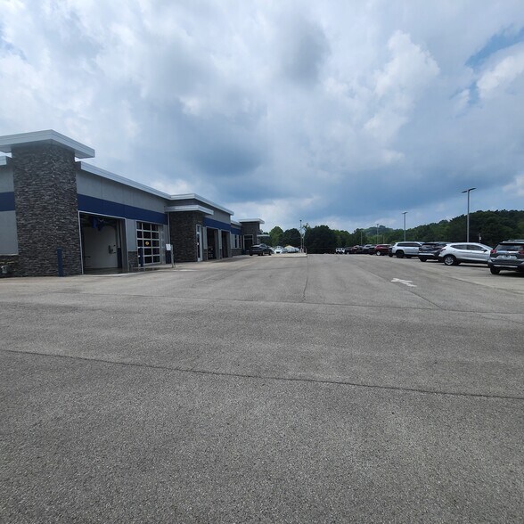 More Photos Of 215 Scharberry Ln, Mars Auto Dealership For Sale