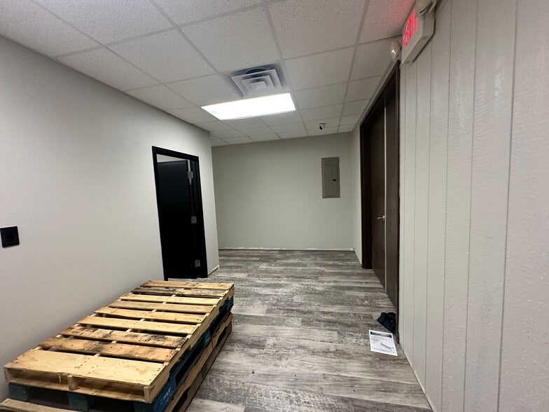More Photos Of 4485 N Industrial Dr, Cumming Warehouse For Lease