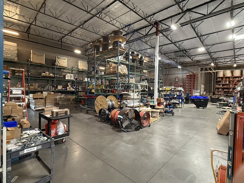 More Photos Of 2140 S Douglas Dr, Chandler Warehouse For Lease