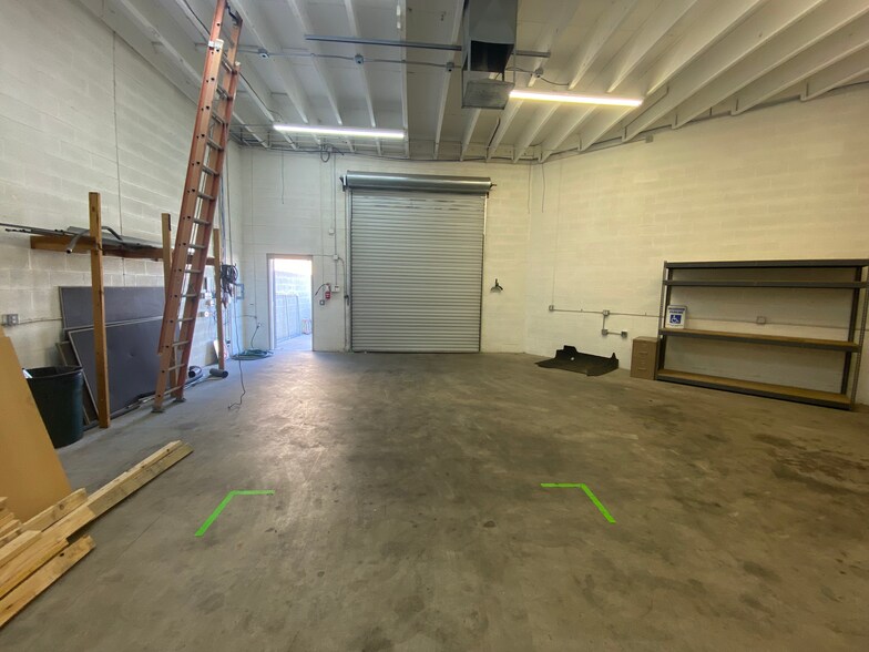 More Photos Of 133 W 1st Ave, Mesa Showroom For Lease