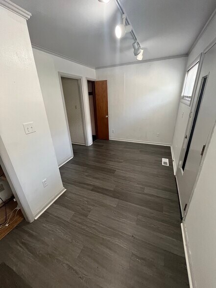 More Photos Of 2134 Nicholasville Rd, Lexington Medical For Sale
