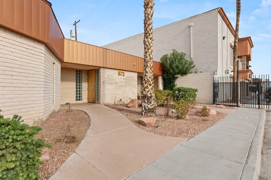 More Photos Of 872 E Sahara Ave, Las Vegas Medical For Lease