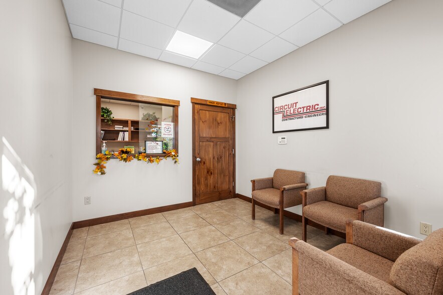 More Photos Of 5115 Frontage Rd N, Lakeland Manufacturing For Lease