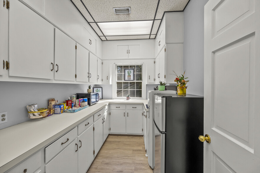 More Photos Of 4375 Silas Creek Pky, Winston-Salem Medical For Sale