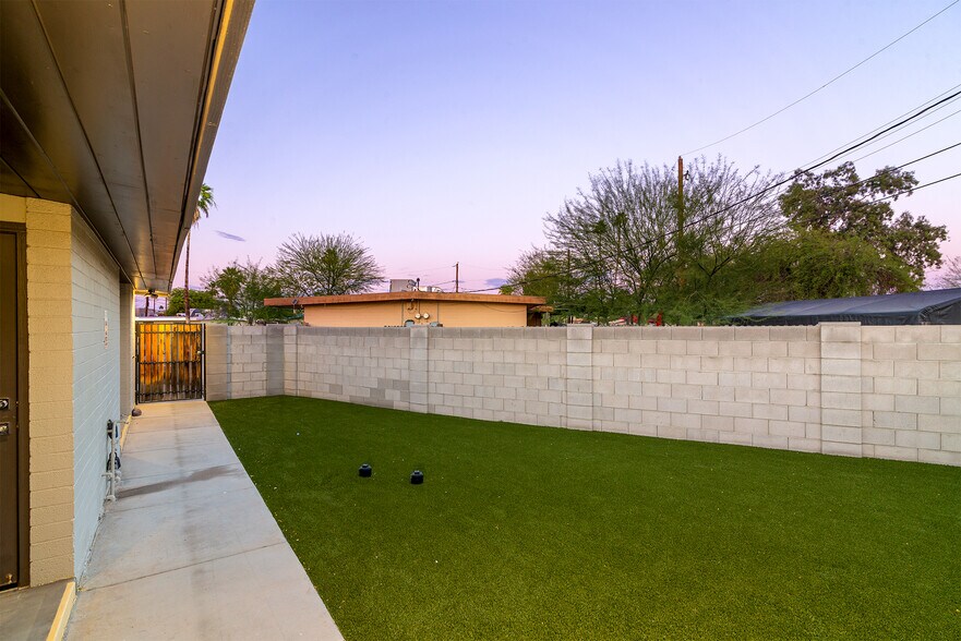 More Photos Of 914 S Kenwood Cir, Tempe Apartments For Sale