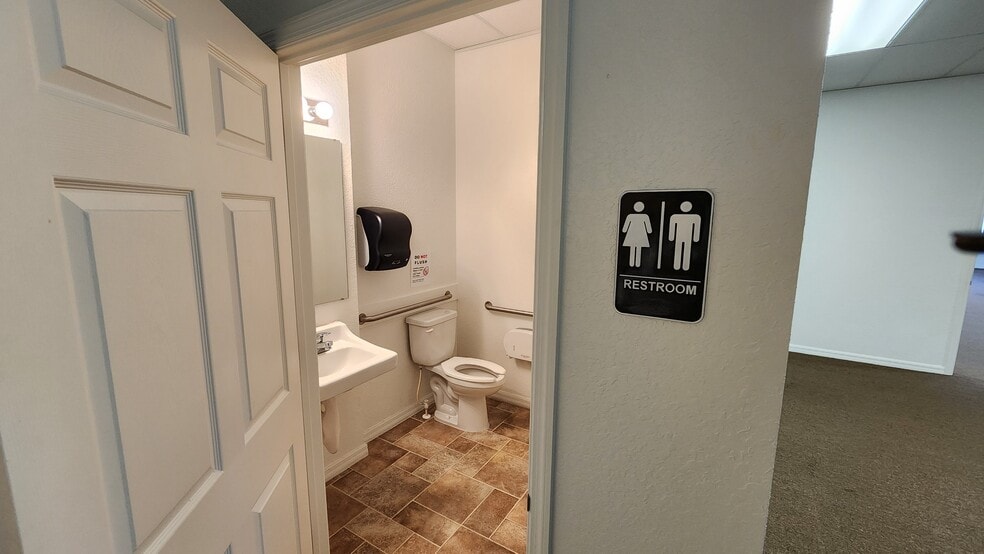 More Photos Of 16332 Cortez Blvd, Brooksville Medical For Lease