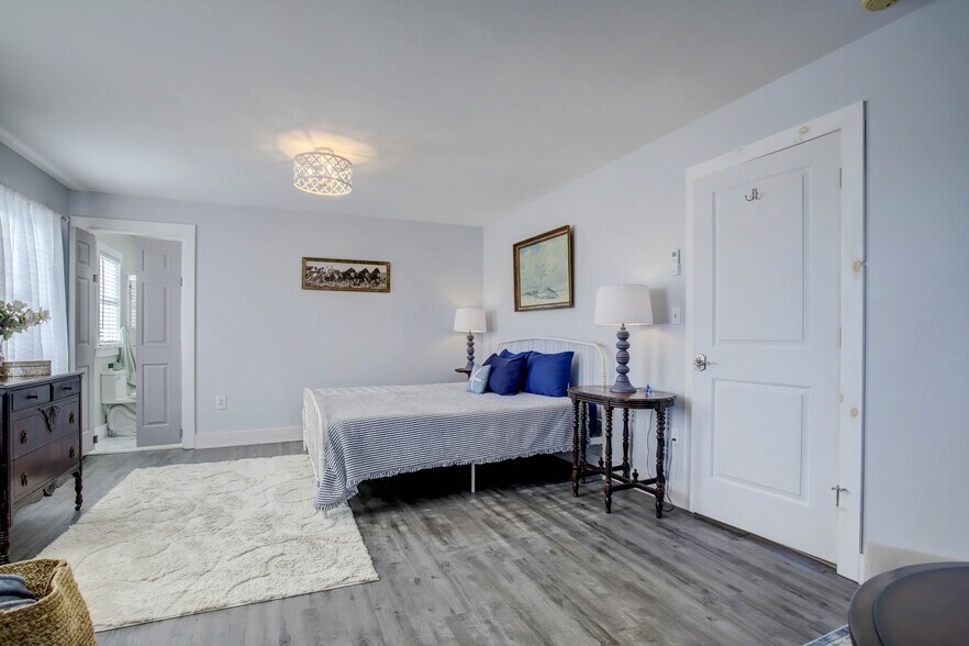 More Photos Of 3691 Main St, Chincoteague Marina For Sale