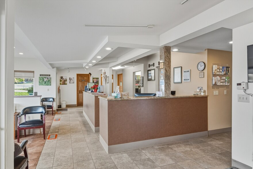 More Photos Of 8500 Cedarhome Dr, Stanwood Veterinarian Kennel For Sale