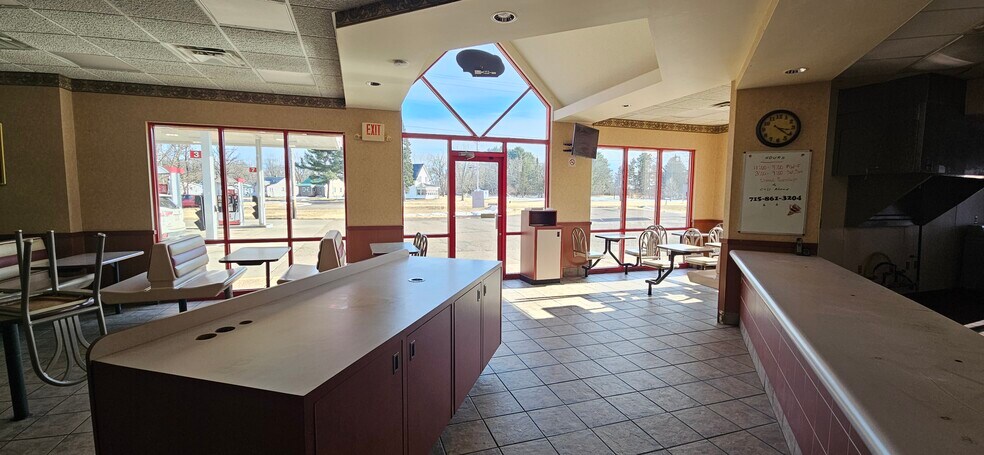 More Photos Of 1456 Kennedy Rd, Chippewa Falls Restaurant For Lease