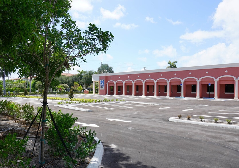 More Photos Of 2923 S Federal Hwy, Boynton Beach General Retail For Lease