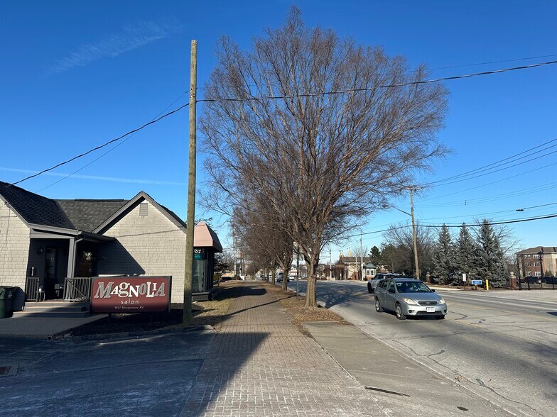 More Photos Of 9823 Montgomery Rd, Cincinnati Freestanding For Lease