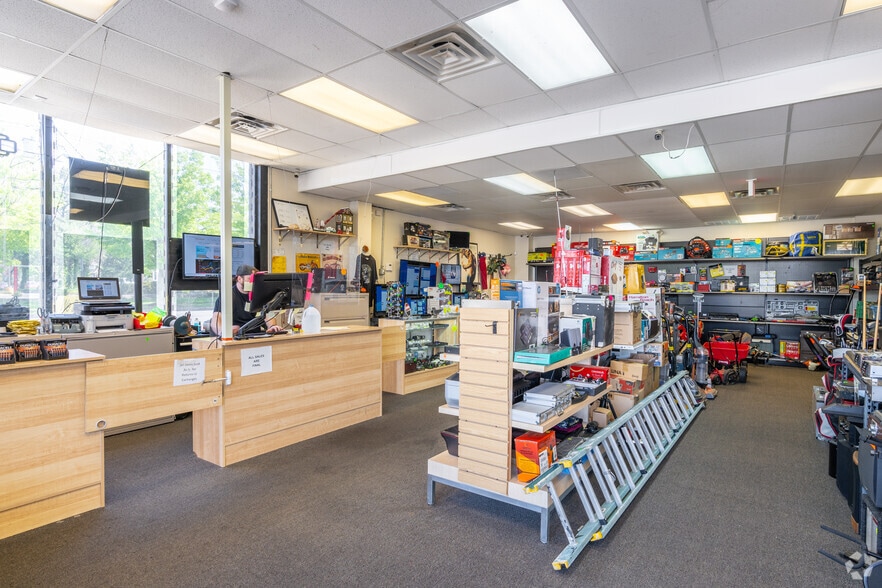 More Photos Of 2695 S Broad St, Hamilton General Retail For Lease