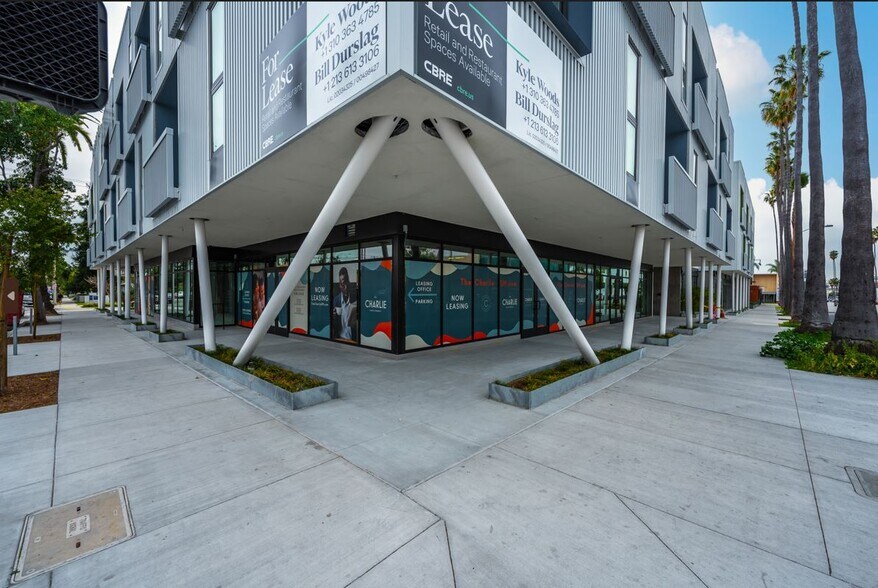 More Photos Of 2828 Santa Monica Blvd, Santa Monica Apartments For Lease